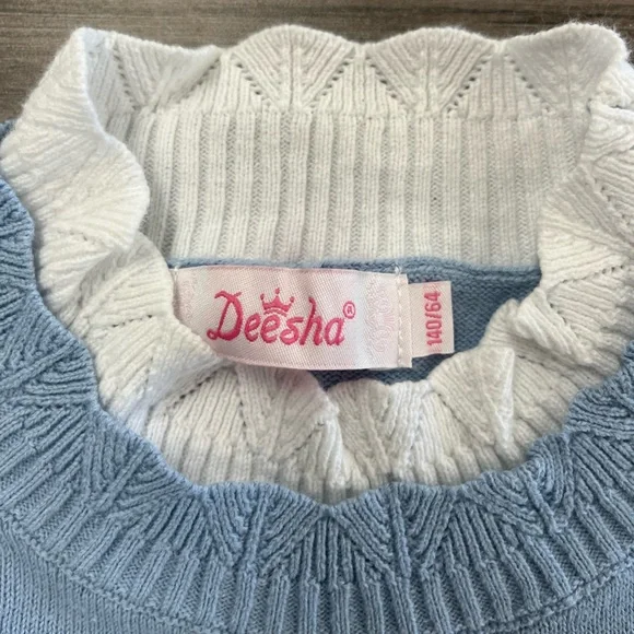 Deesha - Picture 2 of 2